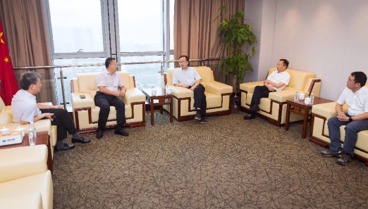供应链综合商业服务平台迈进浙江第一站 — — 尊龙凯时与温州交运集团战略签约